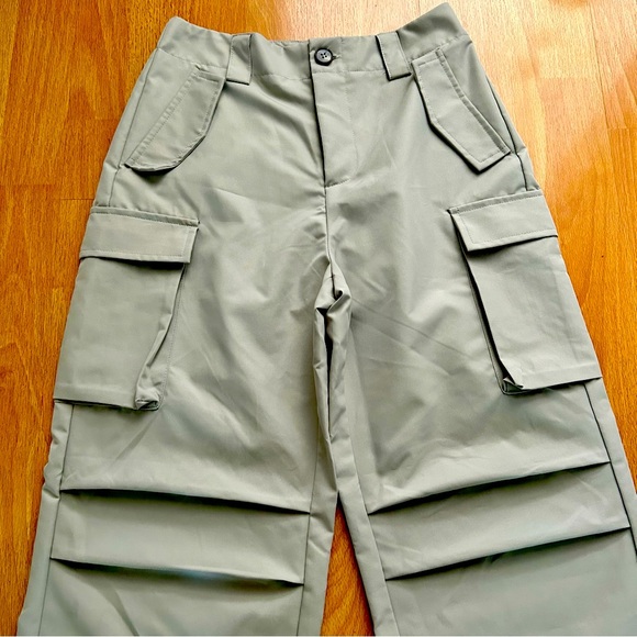 Cargo pants - Picture 2 of 3